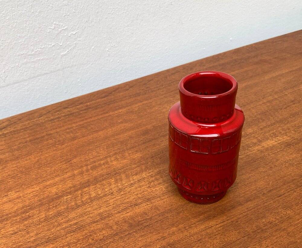 Red pottery vase Rimini Italian from the mid-century by Aldo Londi for Bitossi, 1960s.