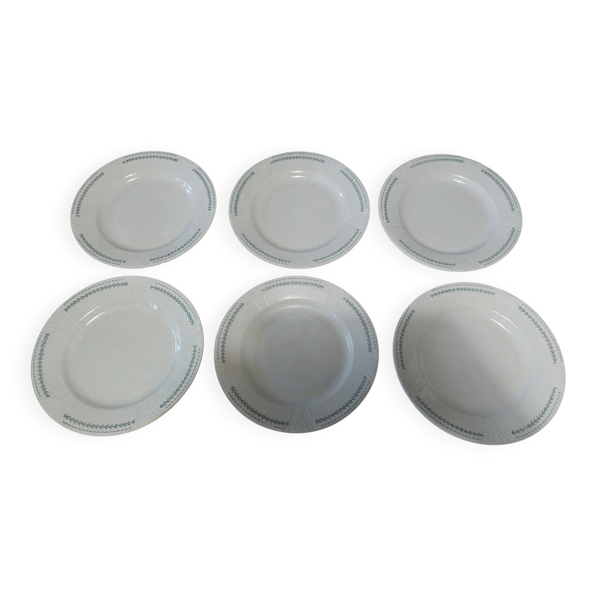 Série de six assiettes plates Gien terre de fer décor Rivoli fin XIXème