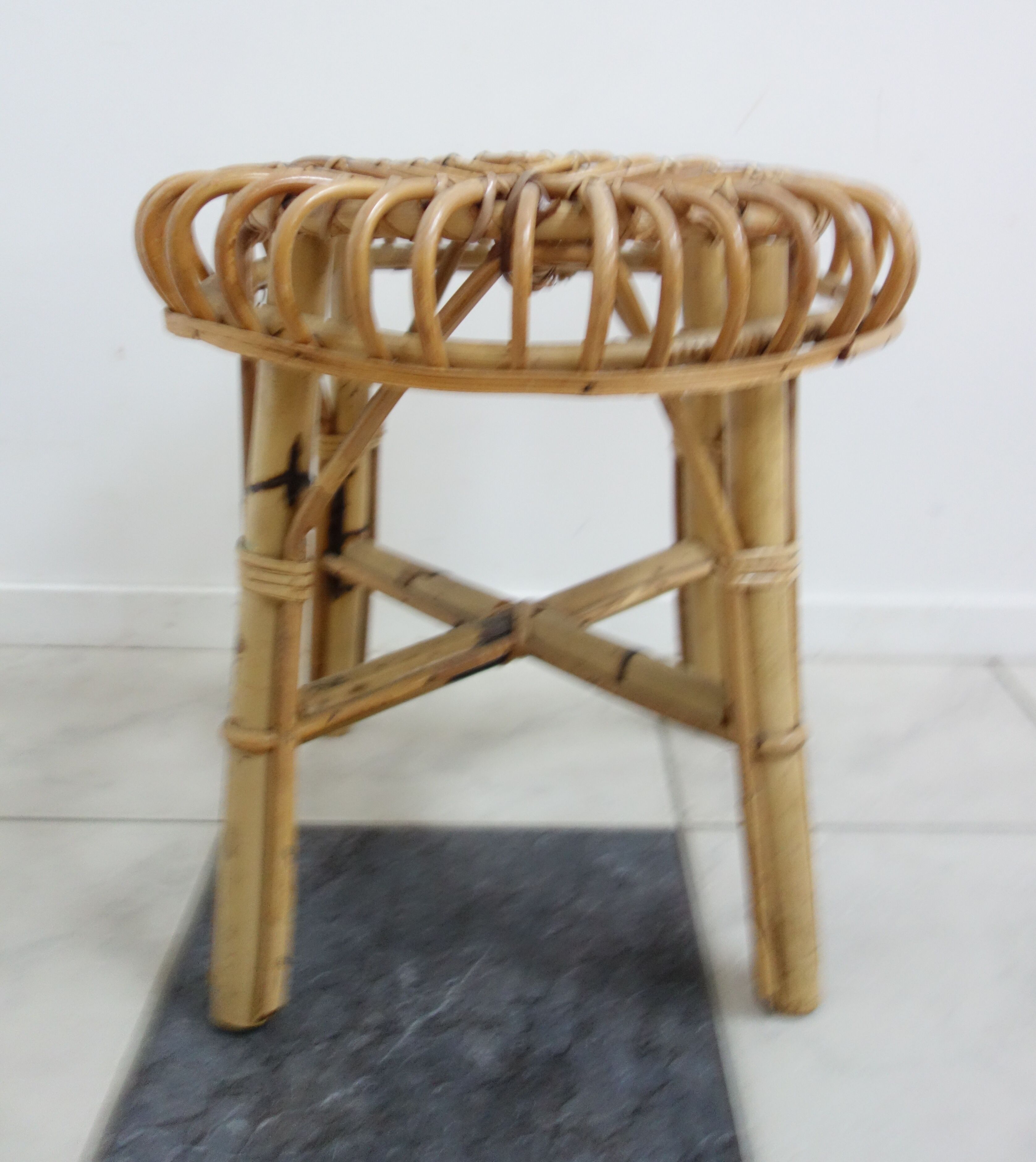 Wicker round footstool