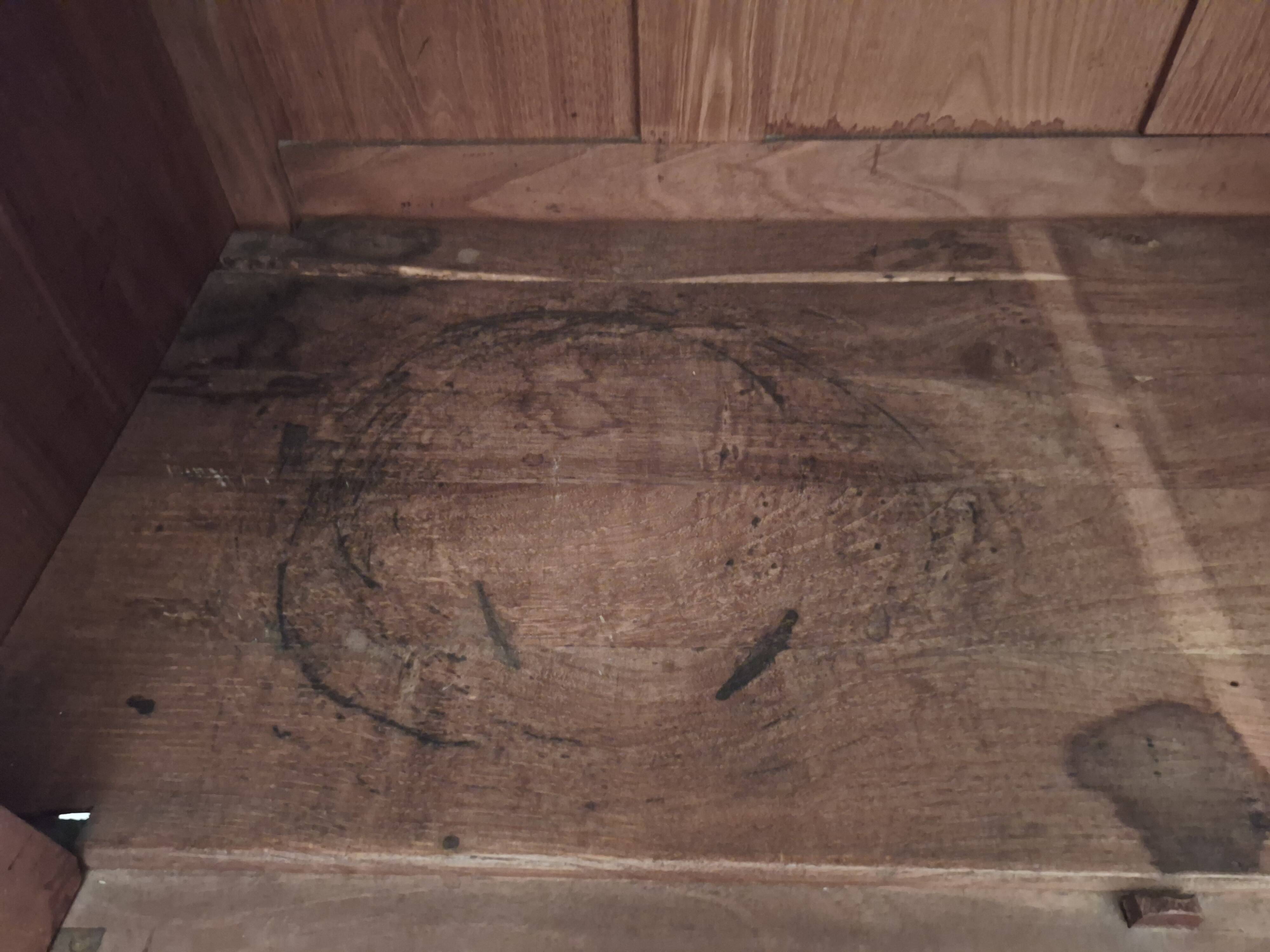 Ancien meuble de salle de bain avec marbre