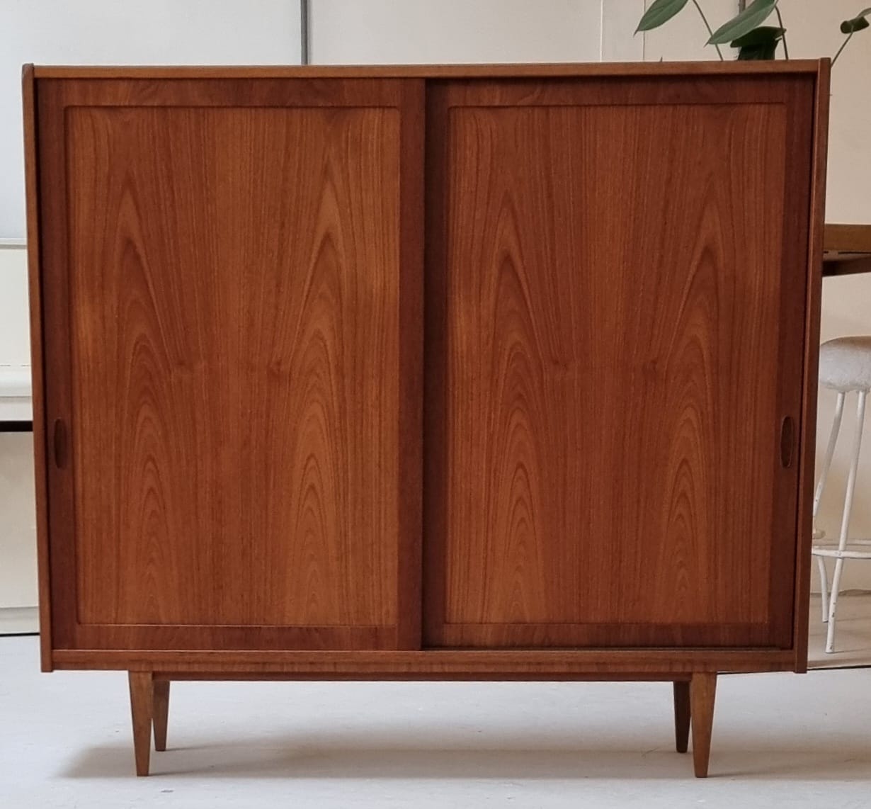 Armoire du milieu du siècle