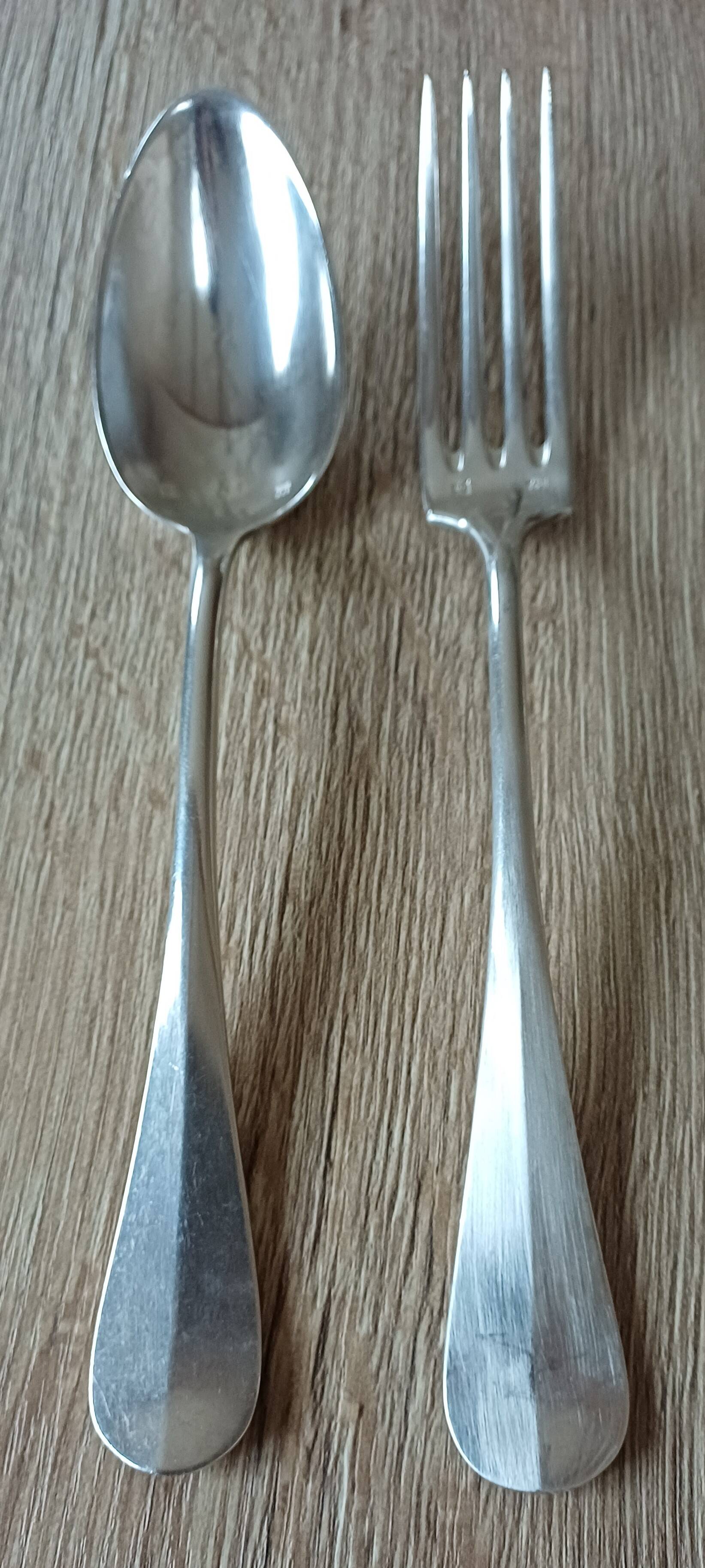 silver-plated cutlery set of 20 pieces