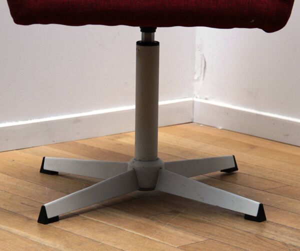 Suite de 8 fauteuils de bureau