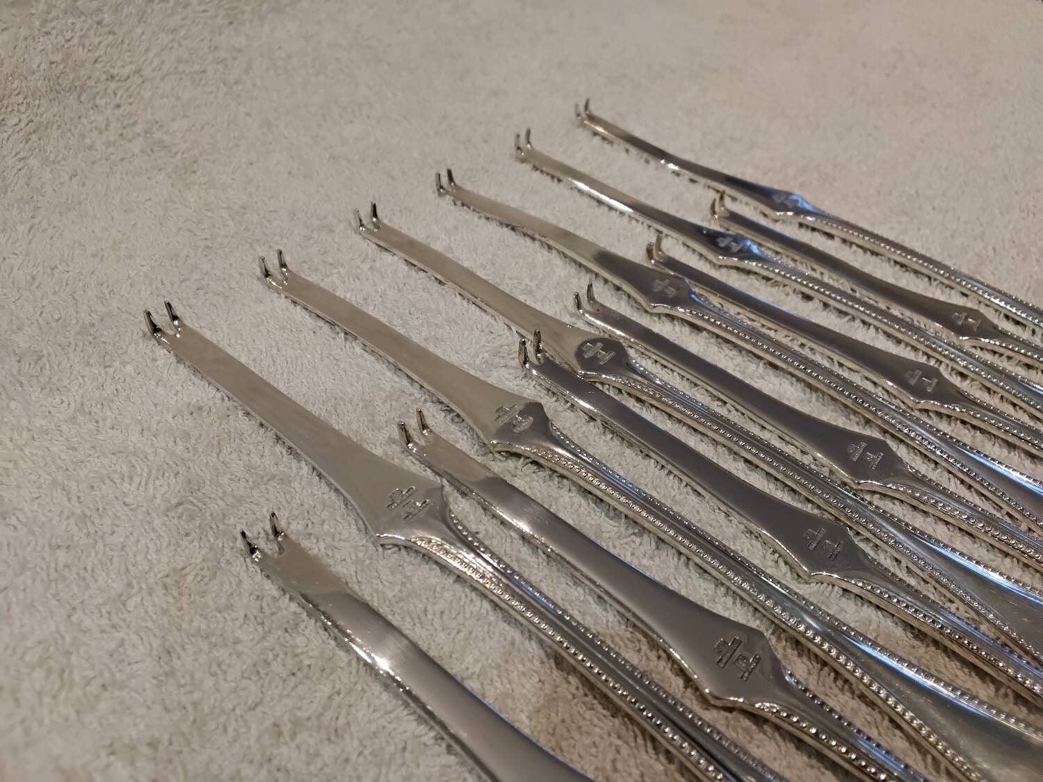 6 silver-plated lobster picks by Christofle, Perles pattern