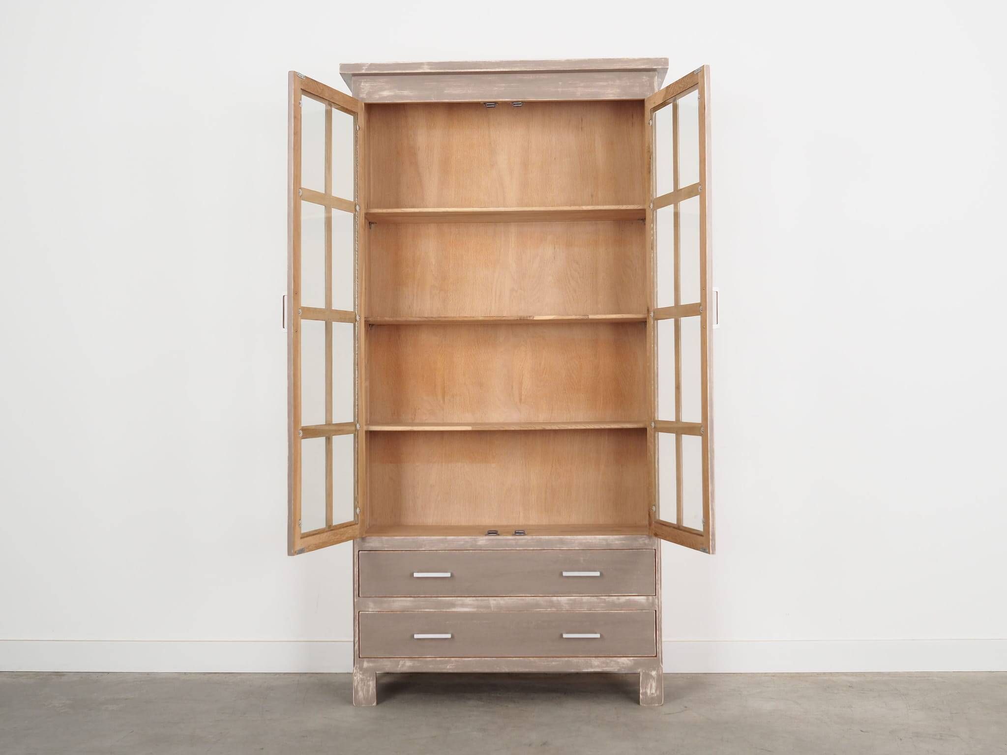 Vitrine en chêne, design danois, années 1980, production : Danemark