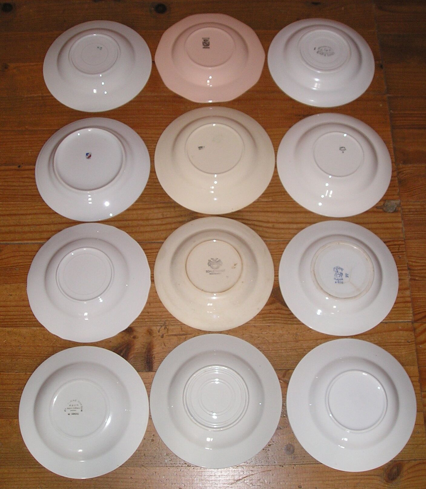 Set of 12 different hollow plates