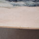 Table basse en marbre rose veiné