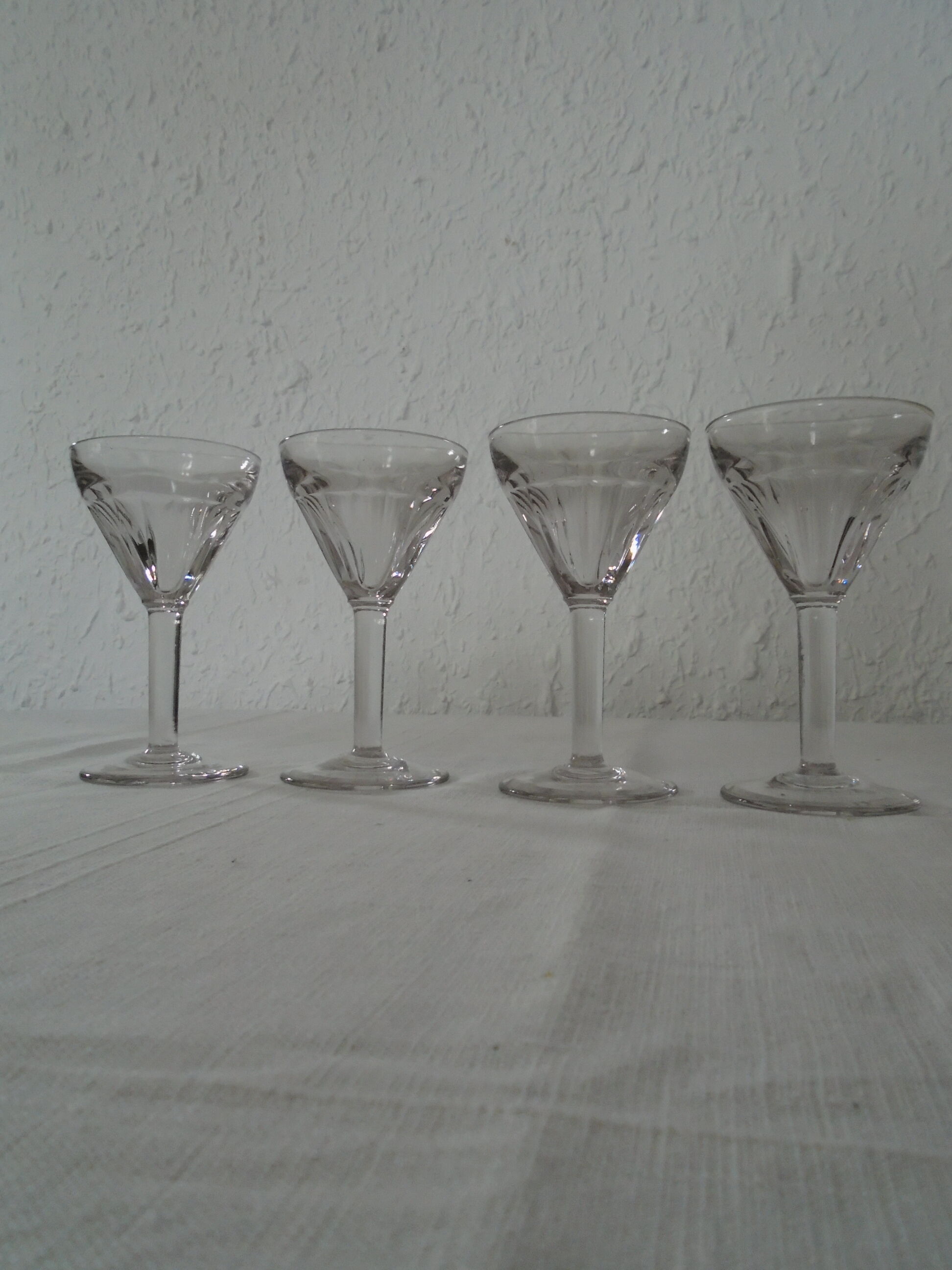 4 old glasses bistro thick bubble glass