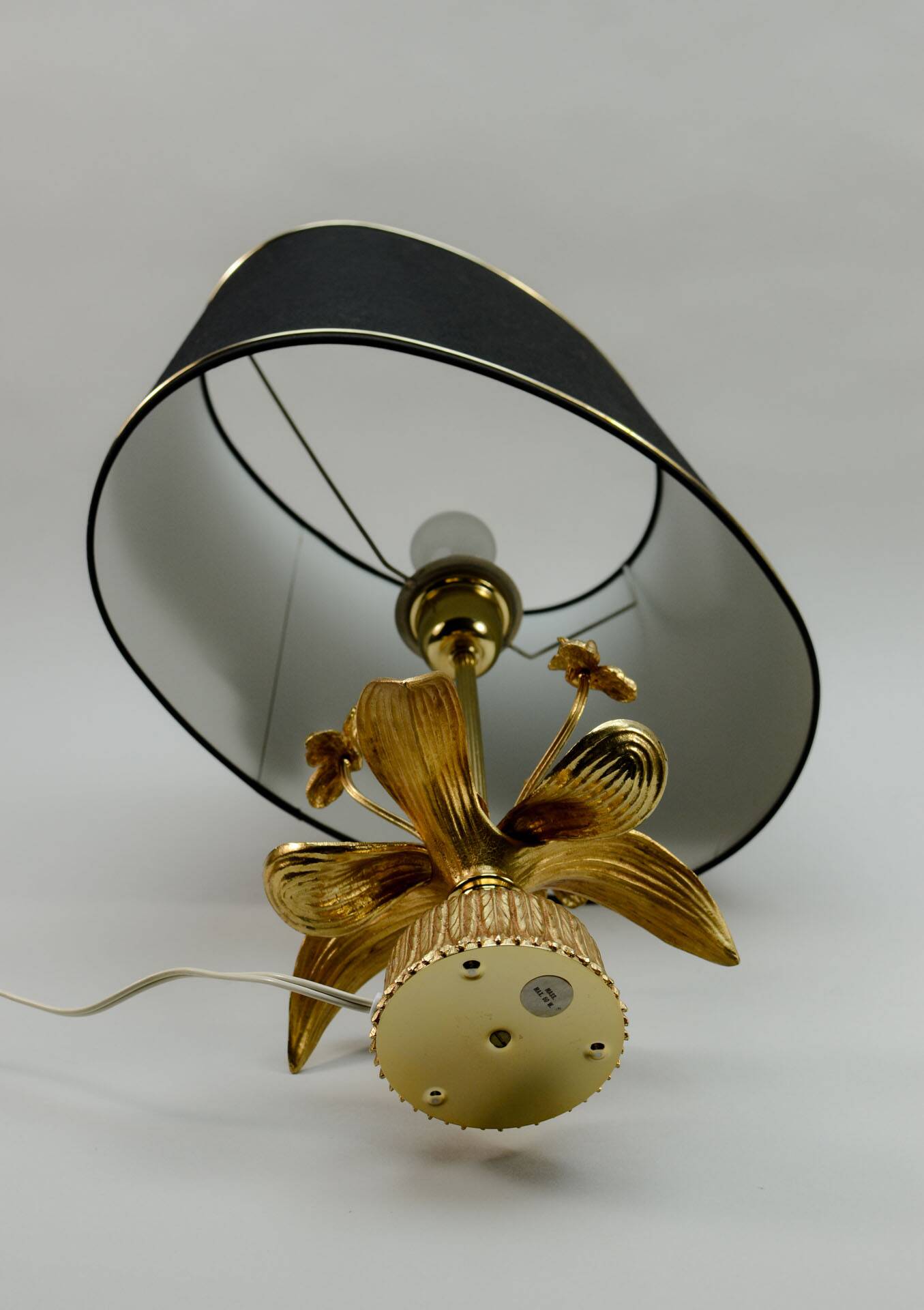 Exclusive Mid-Century Design Brass 'Fleur de Lis' Table Lamp, 1960s