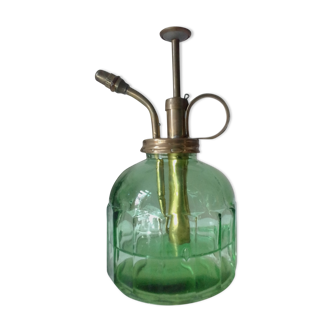 Spray for plants in brass and glass