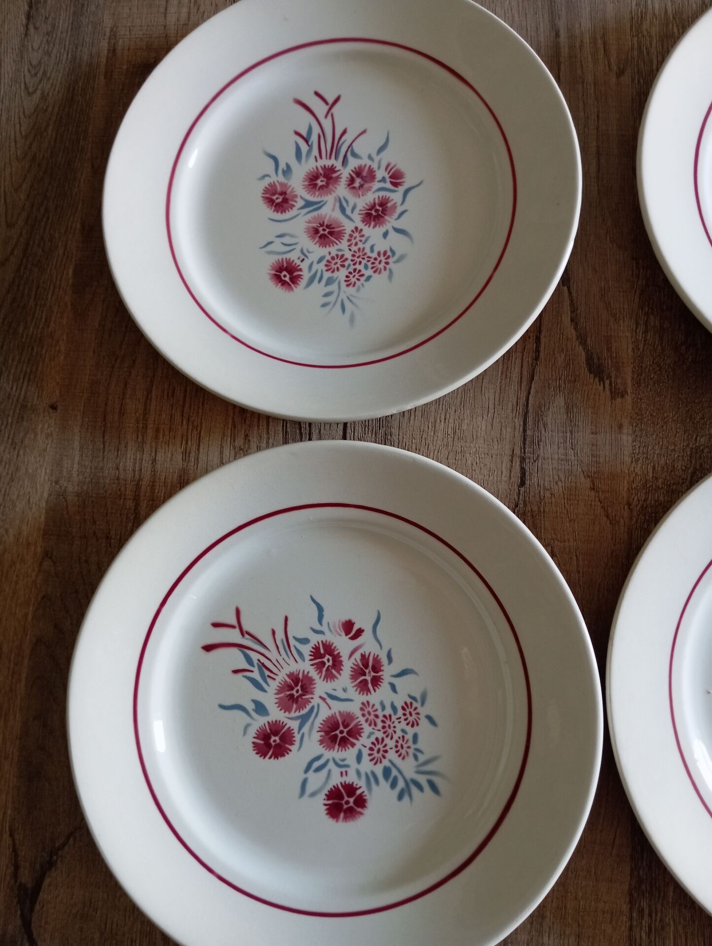 6 flat plates model Francine. Badonviller. Very good condition.