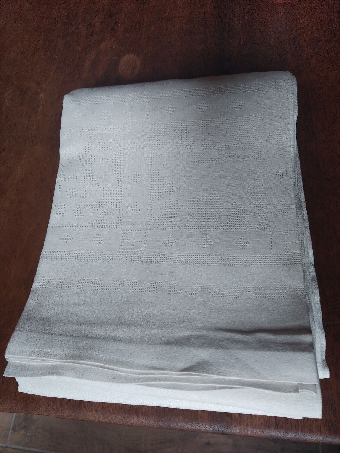 Nappe ancienne 24 couverts 283x200 brodé et monogrammé CC entrelacé