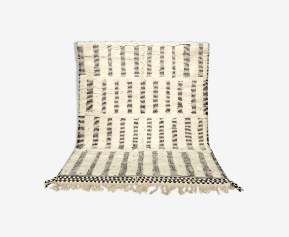 Tapis berbère beni ouarain blanc sur fond noir