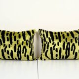 Set tiger motif ikat velvet pillow covers