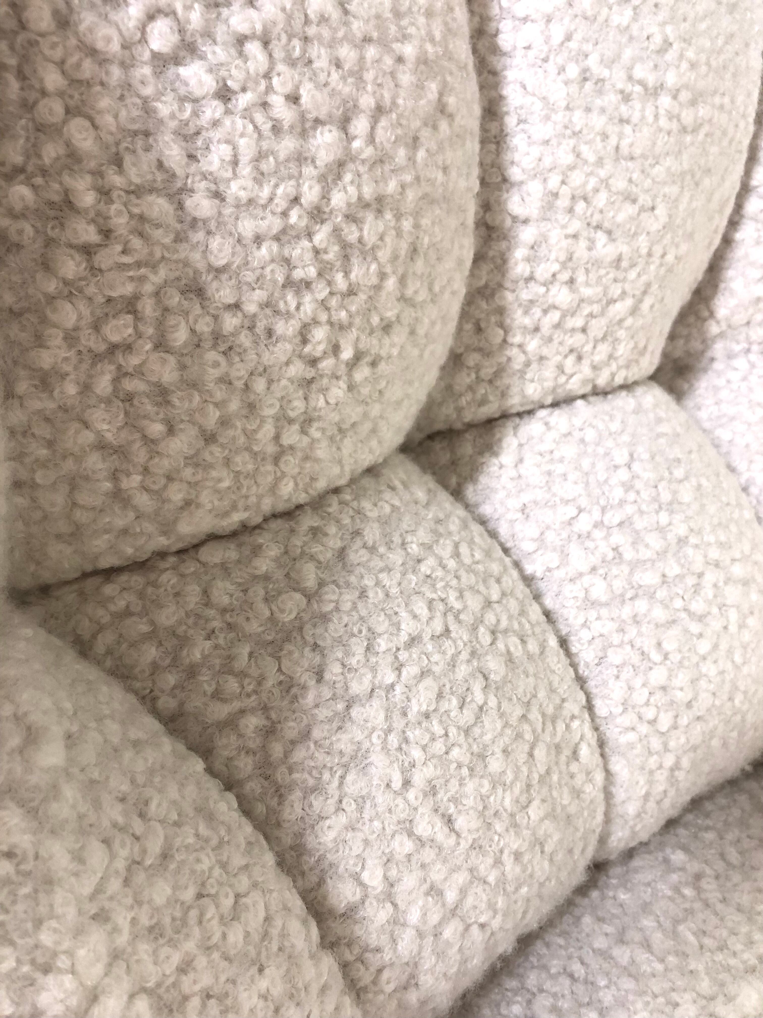 Vintage 80s shell armchair in curly wool