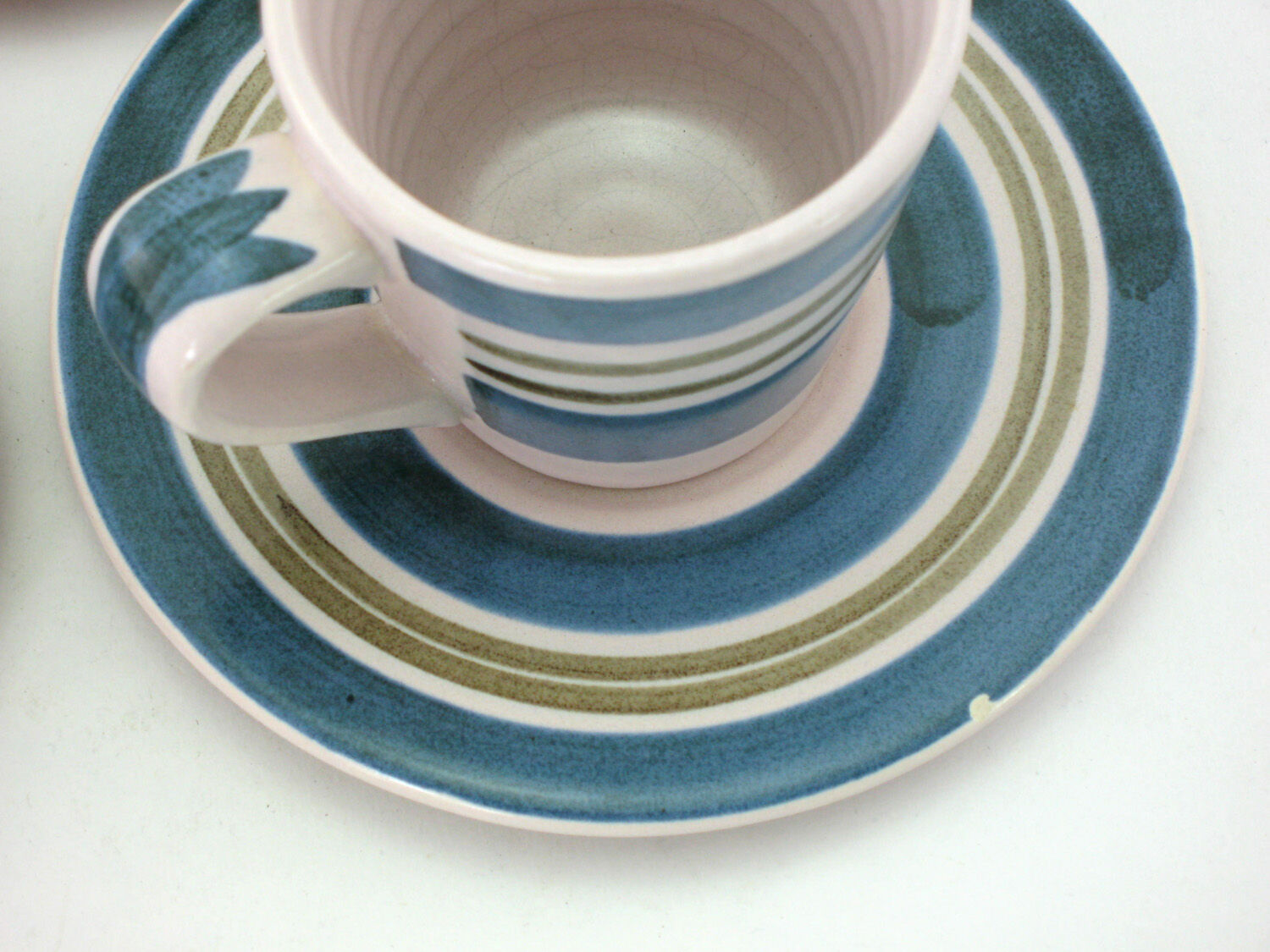 6 coffee cups - enamelled ceramic saucers