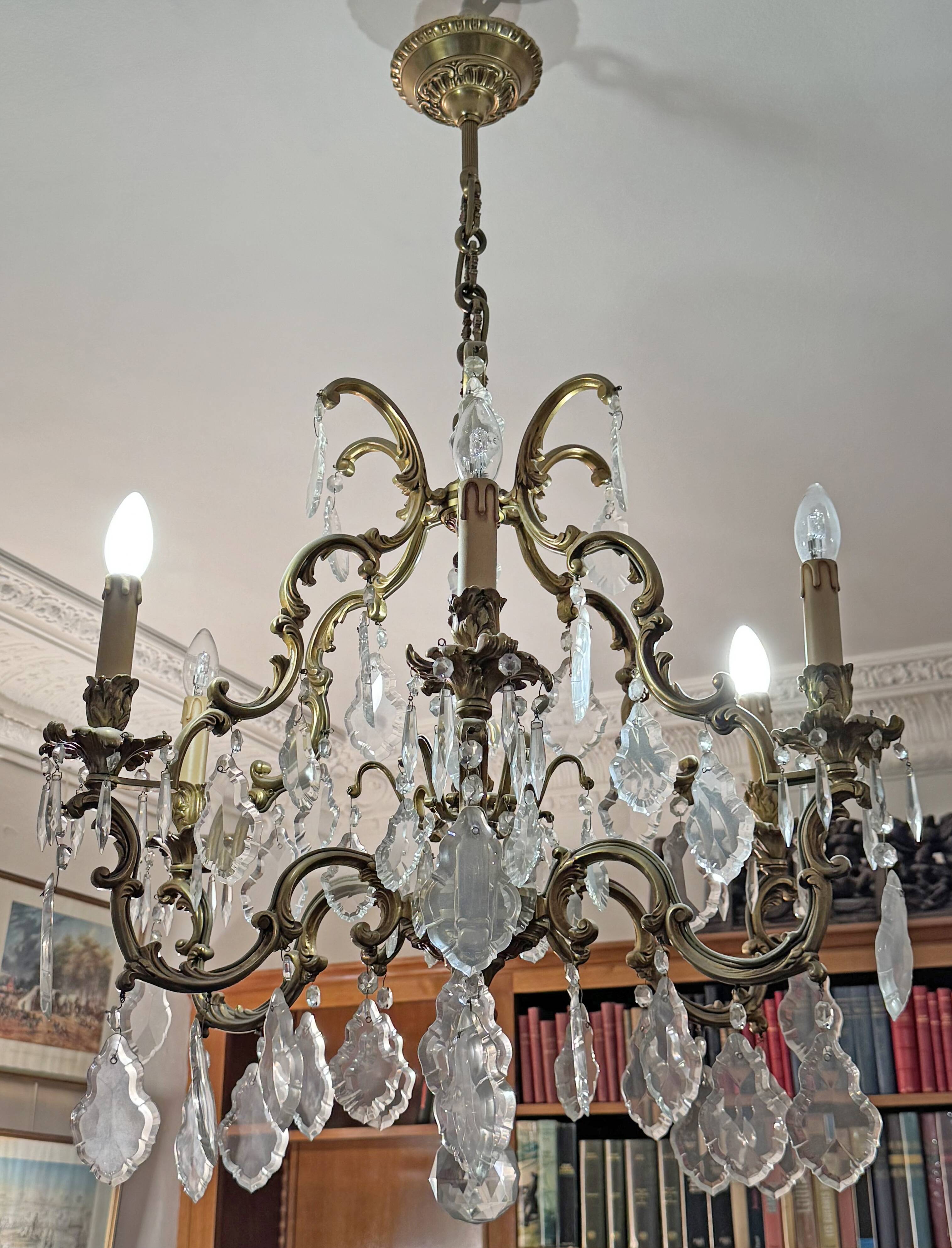 Louis XV style chandelier in gilded bronze with 6 light arms.