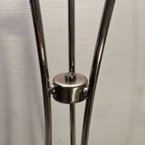 Metal floor lamp with cast iron base and 3 globes from the 80s