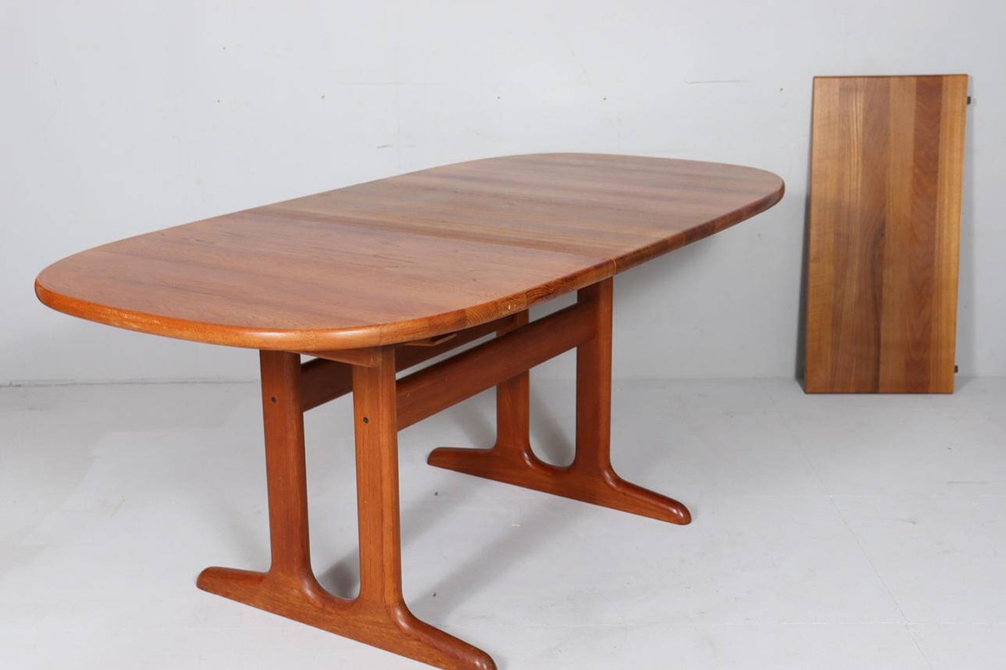 Mid-century extendable dining table/teak table by Glostrup, Denmark, 1960s.
