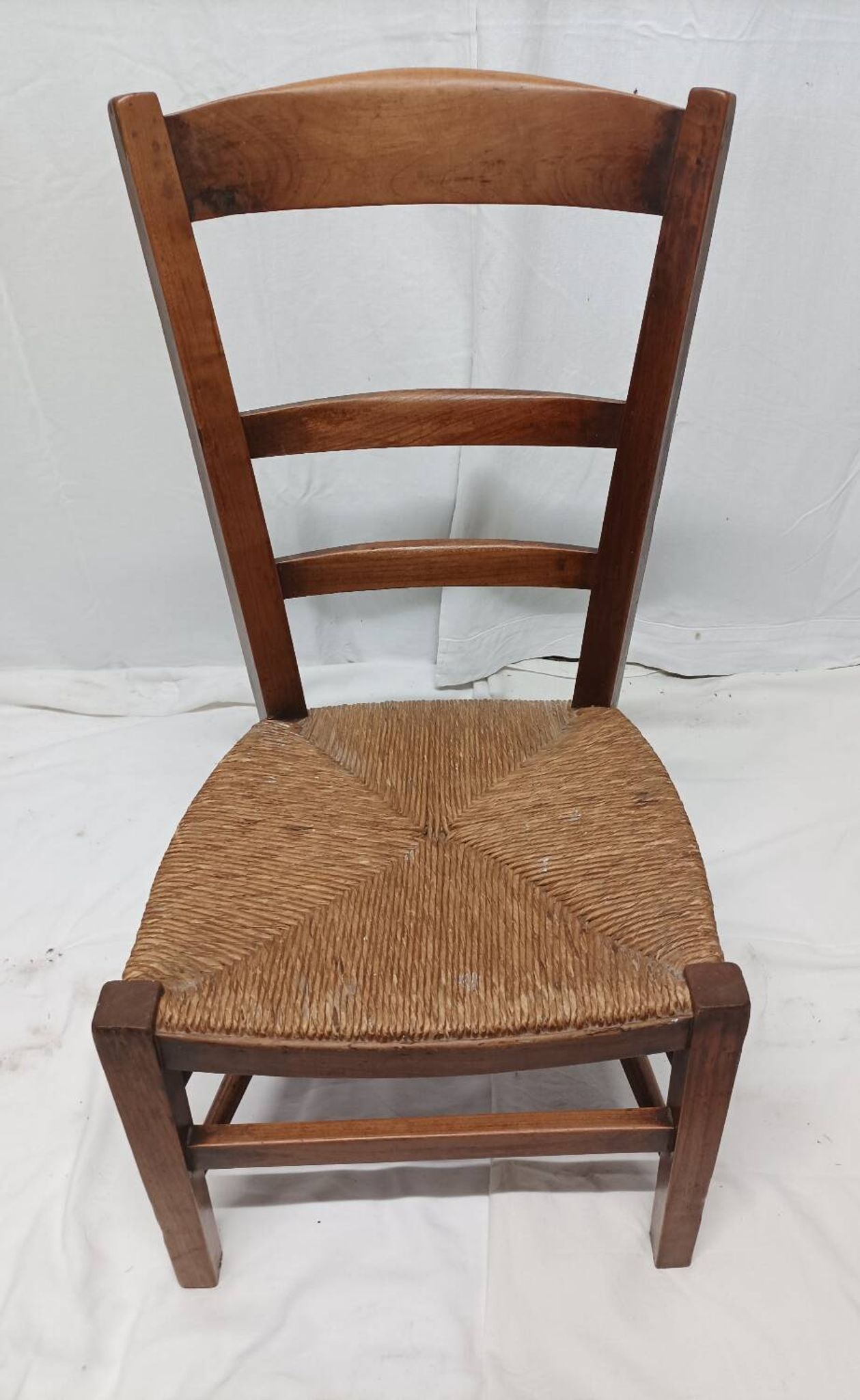 Ancienne chaise de nourrice