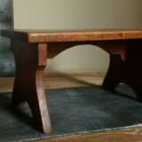 Banc repose-pied ancien en bois massif