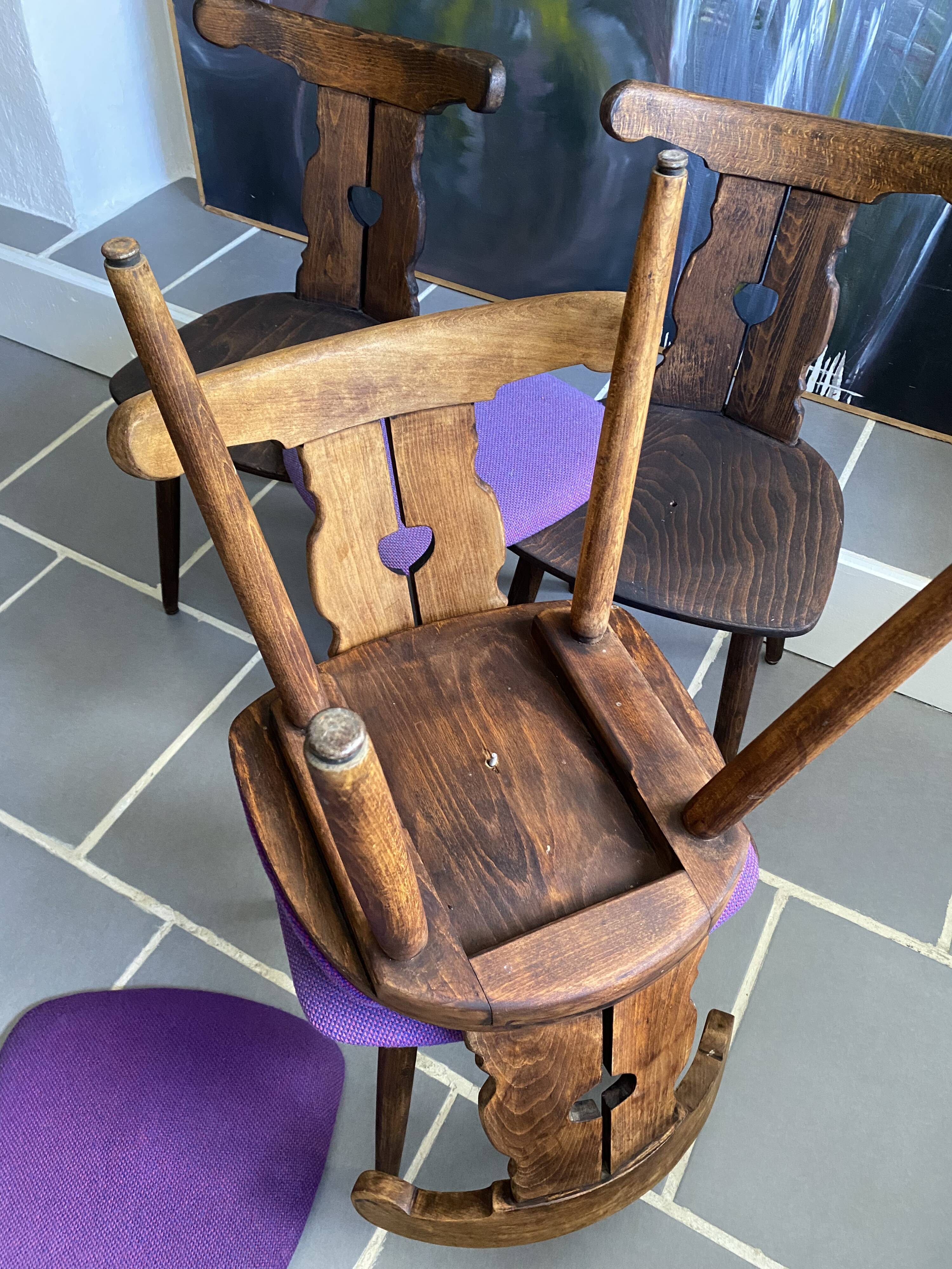 4 vintage mountain chairs