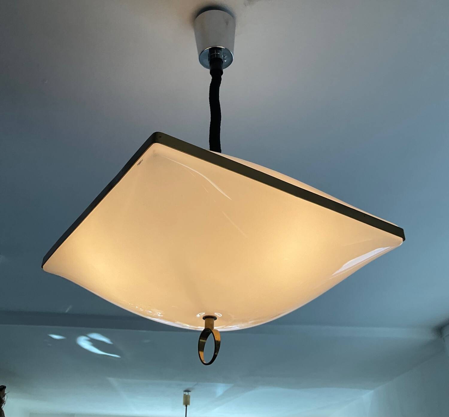 Suspension by Stilux rises and falls from the 60s-70s