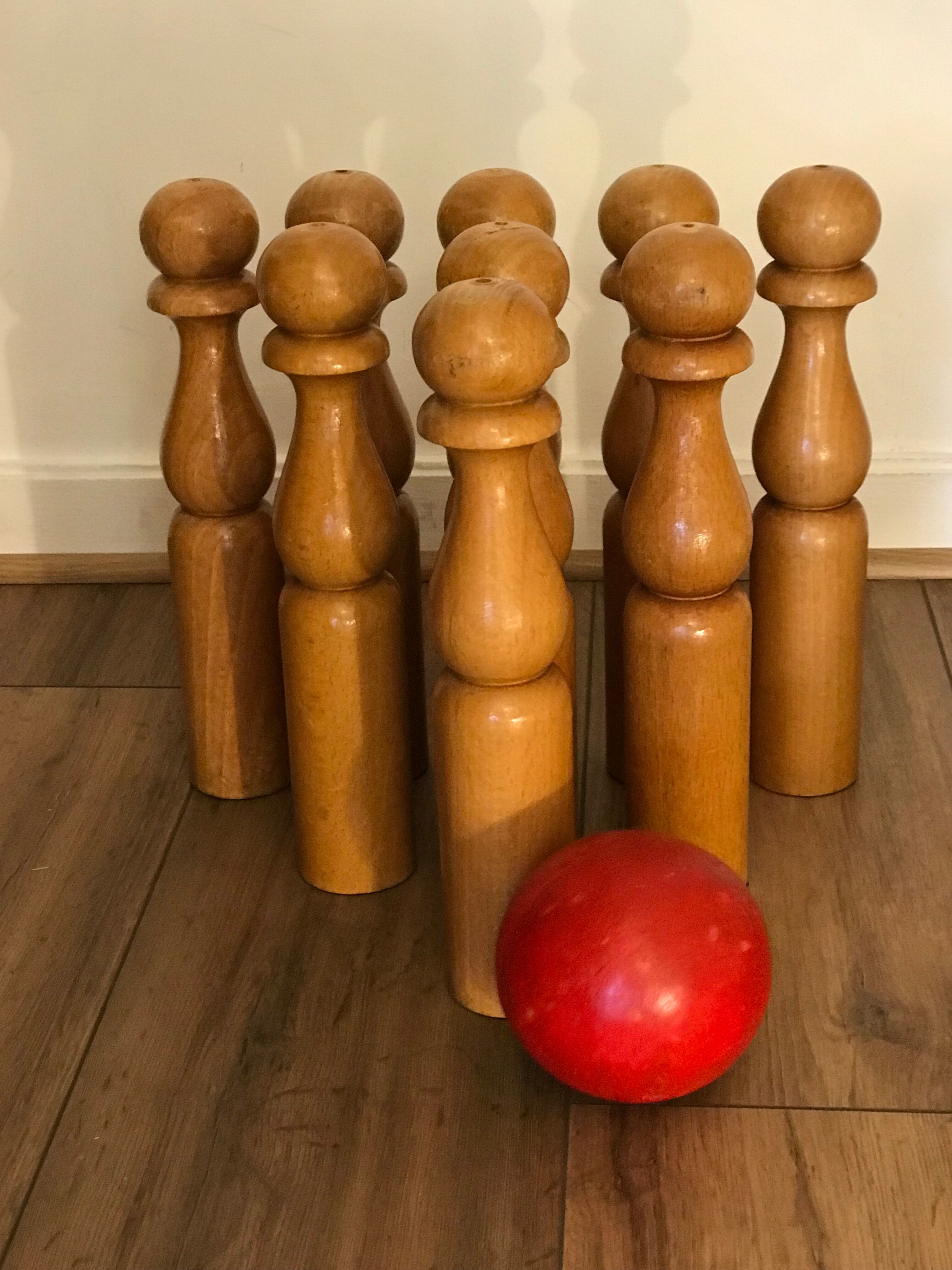 Jeu de 9 quilles en bois avec boule