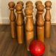 Jeu de 9 quilles en bois avec boule