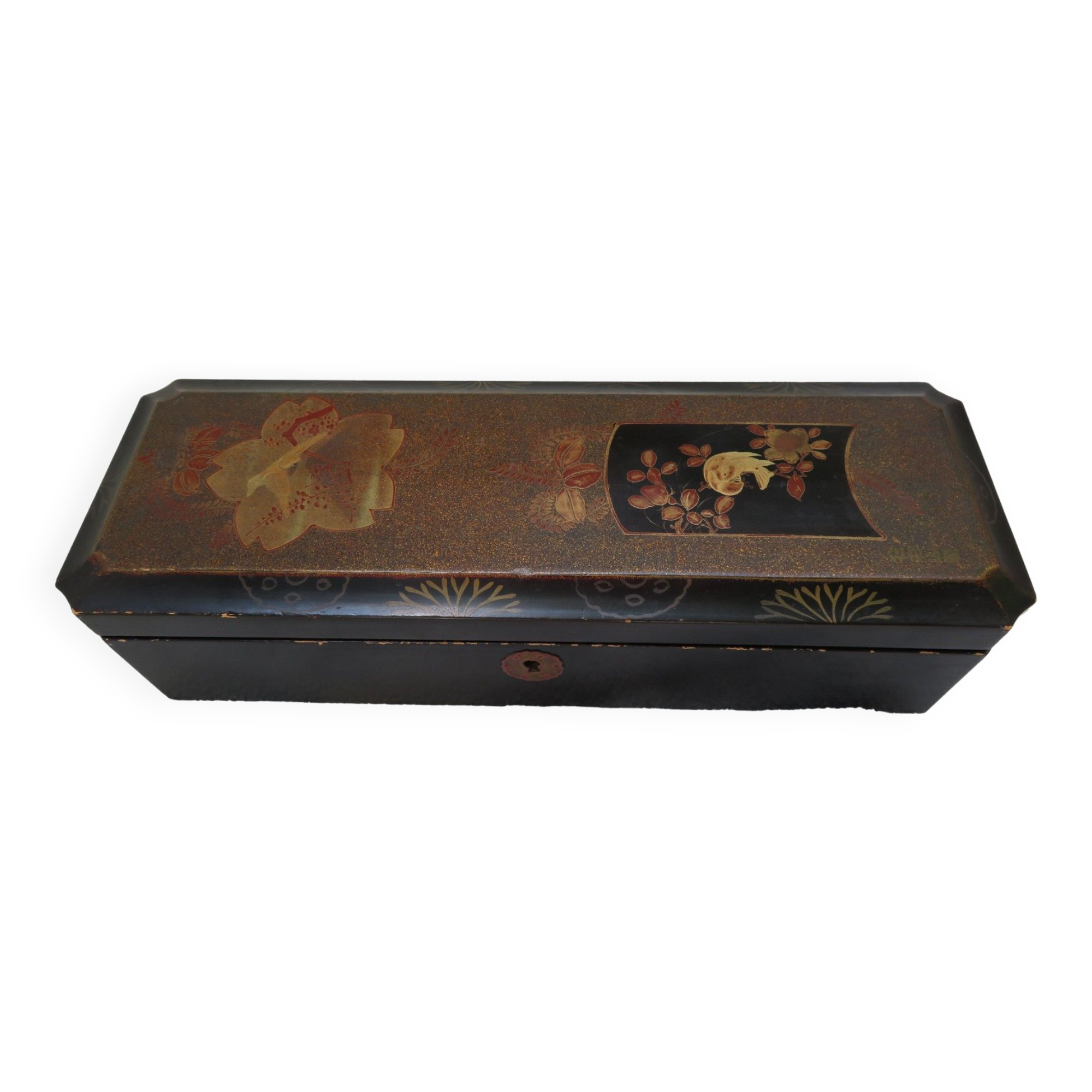 Boîte japonaise ancienne en bois laqué rouge 1920