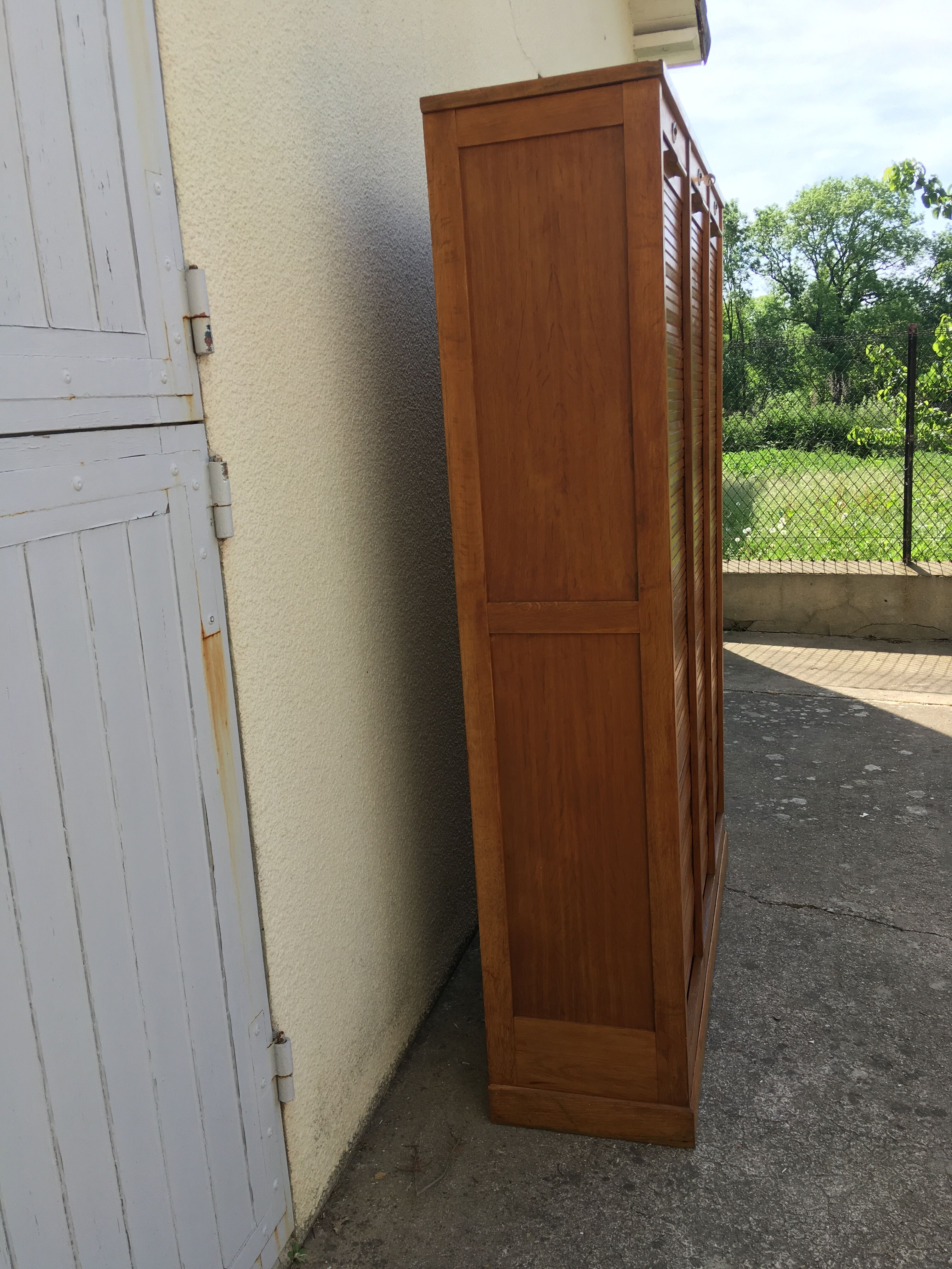 Solid oak triple curtain binder Year 1950
