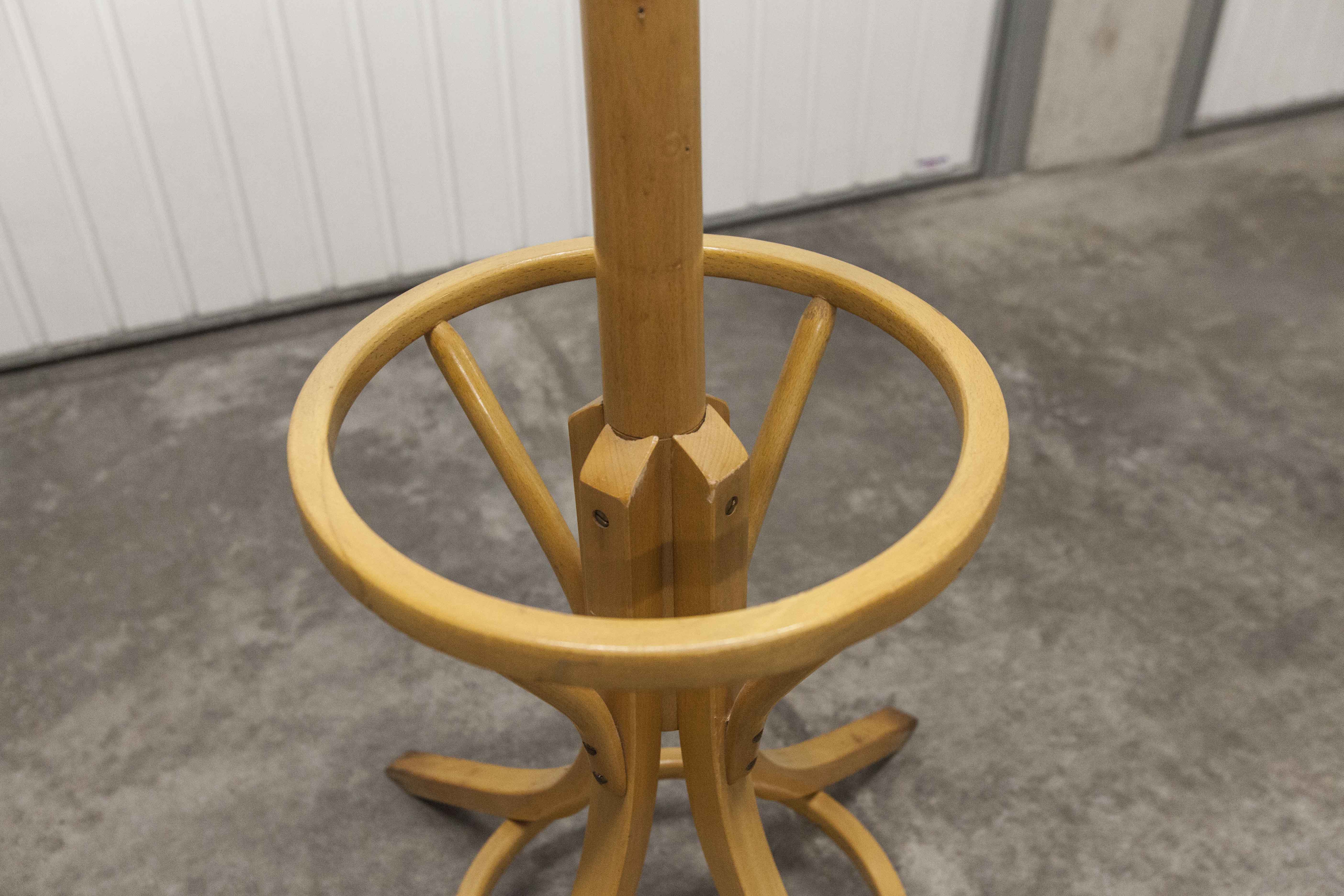 Baumann parrot coatrack 60