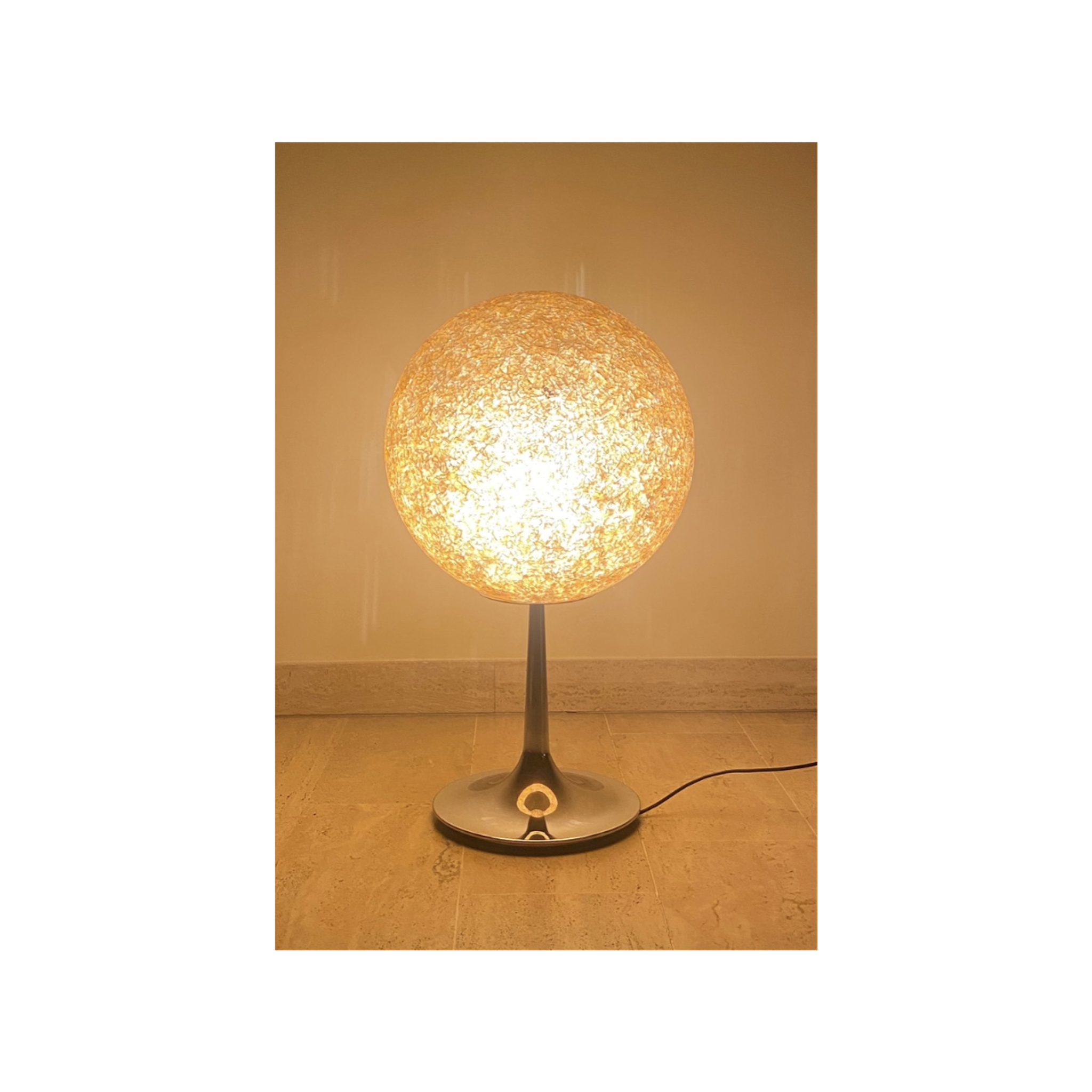 Lampe boule space age en méthacrylate italie 1970