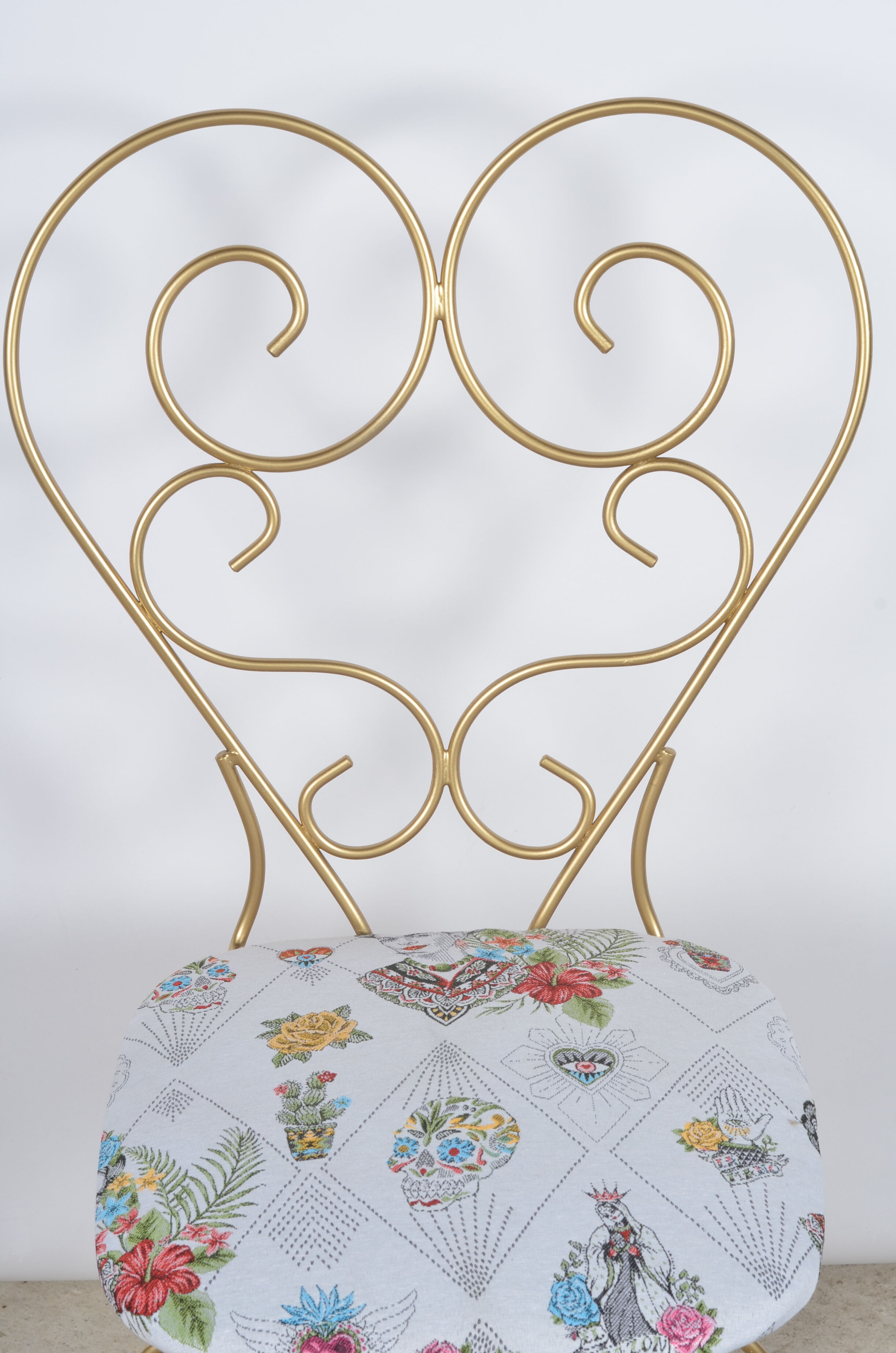 Chaise dossier coeur