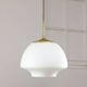 Suspension italienne vintage en verre opalin et laiton