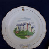 11 plates of earthenware from Gien model Châteaux de la Loire ar 22 cmmoiries diam
