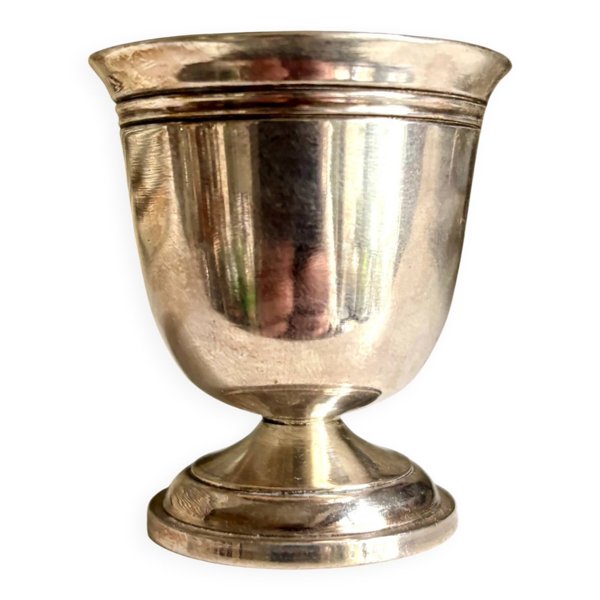 Silver-plated metal egg cup