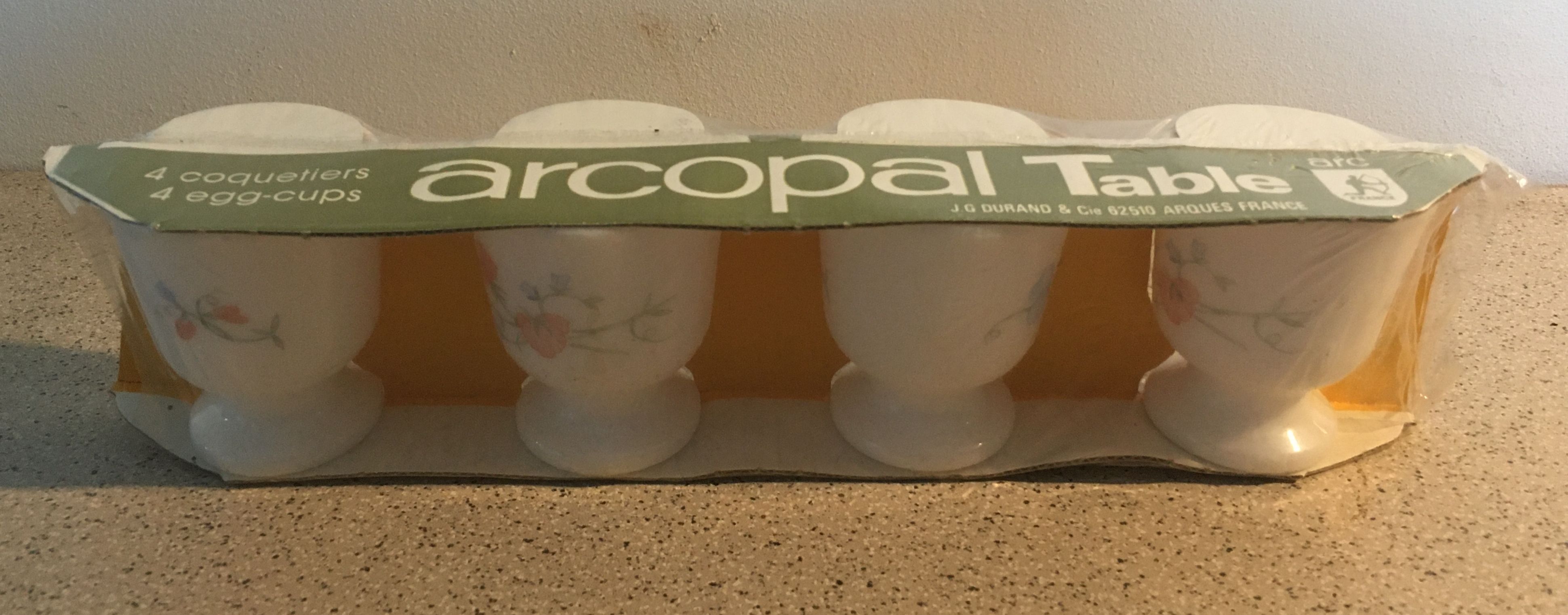 Arcopal lot of 4 shells scented pea pattern