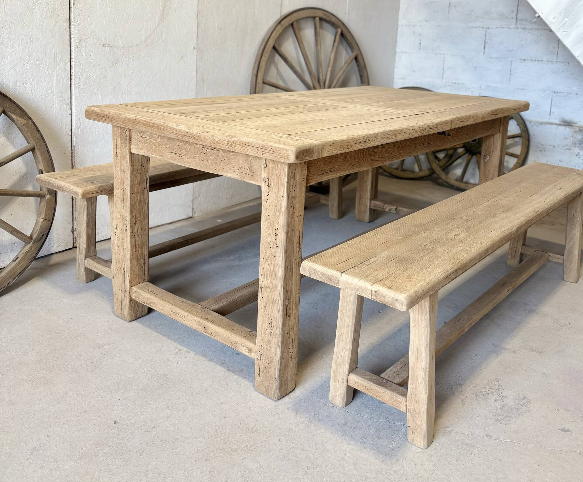 Farm table