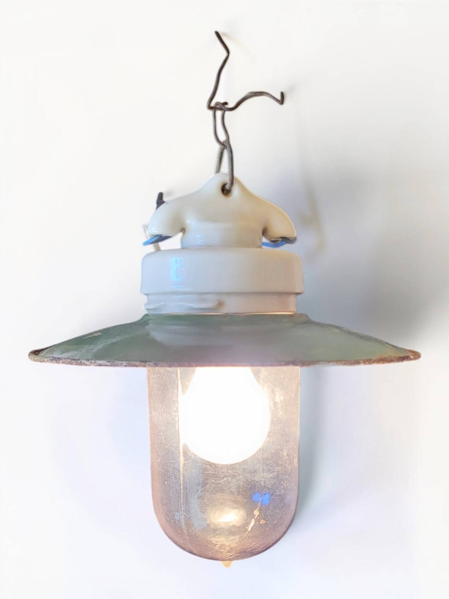 Suspension industrielle 1950