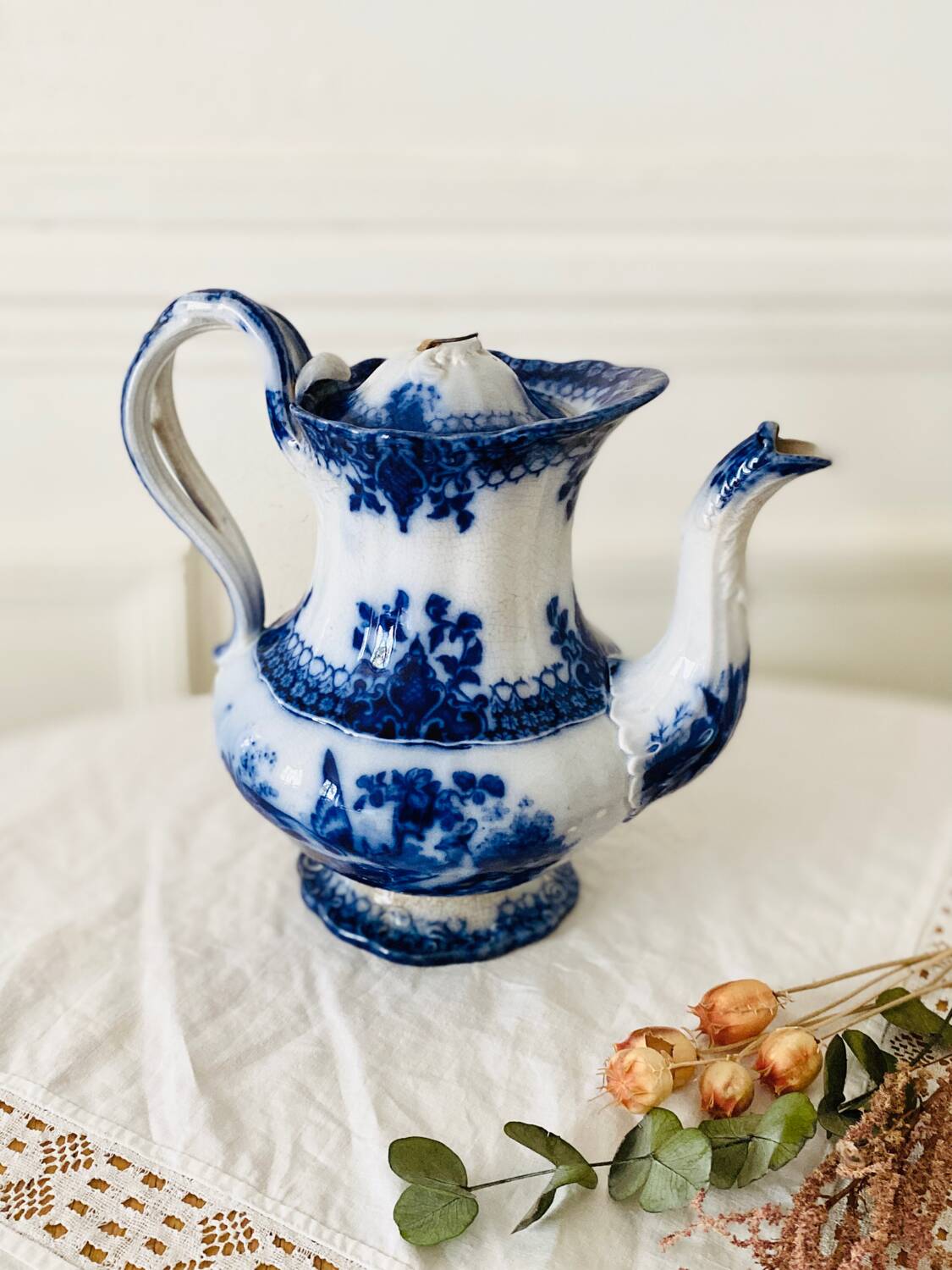 Antique teapot from the India service by Villeroy and Boch