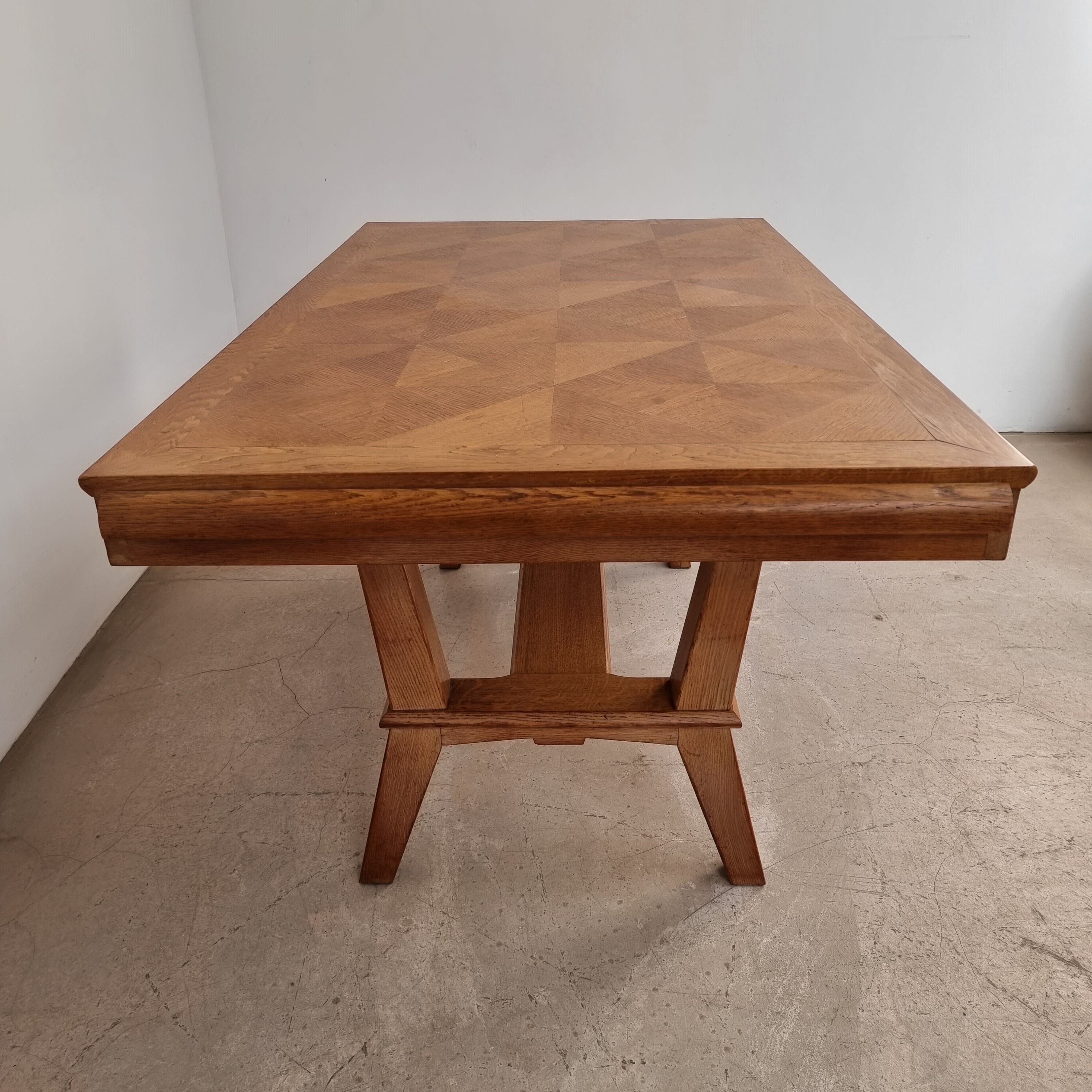 Oak dining table 20th
