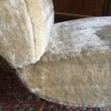 Beige velvet Pelfran Kiss chair