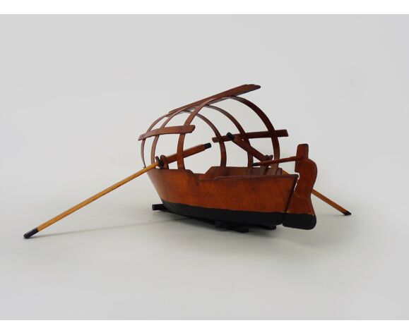 Old model boat of lake come in varnished wood, year 60/70