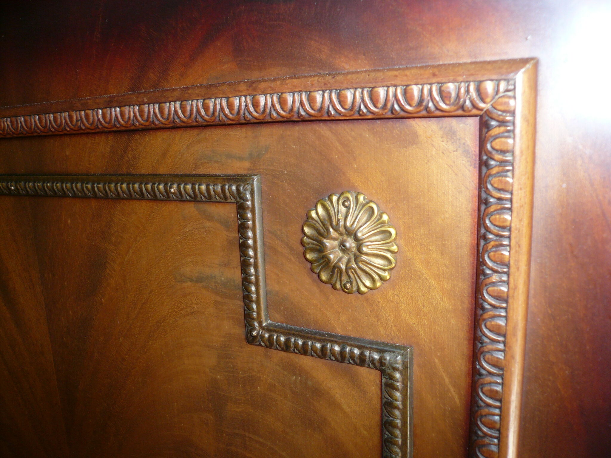 Sideboard style Louis XVI