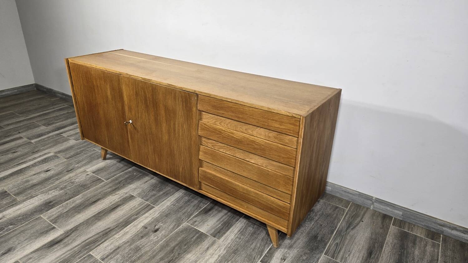 Buffet de Jiri Jiroutek pour Interior Prague, années 1960