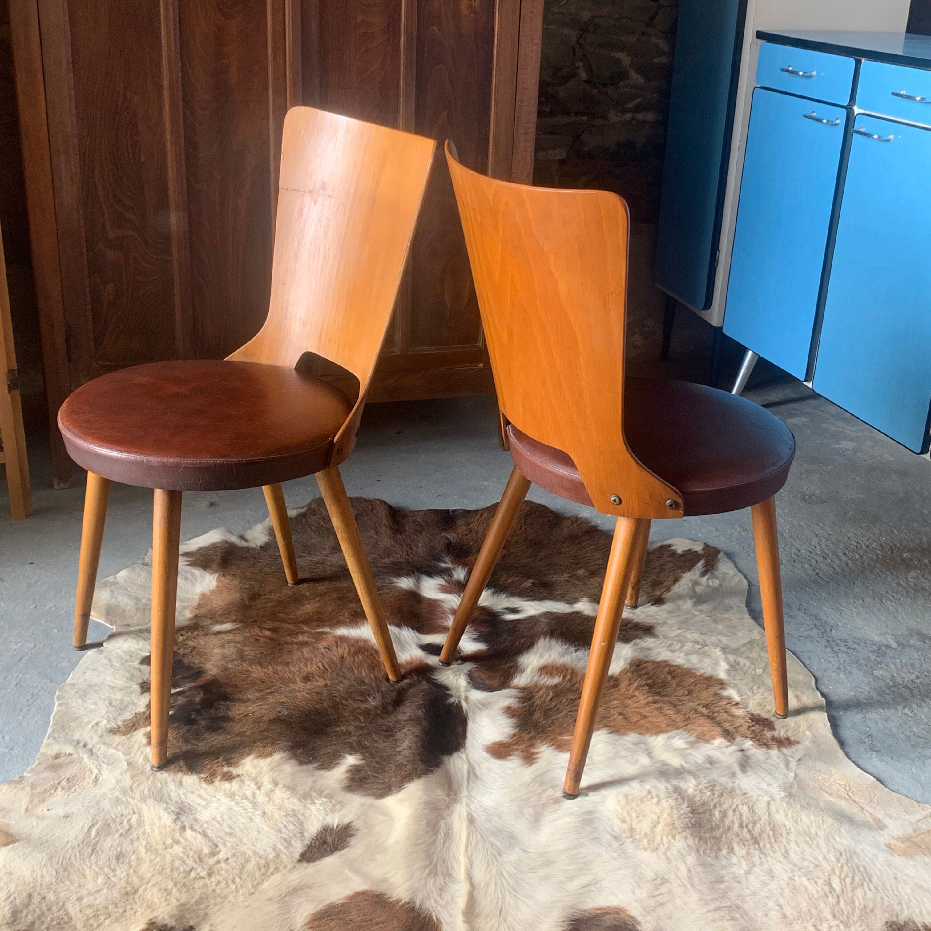 Pair of chairs baumann model Dove 60s