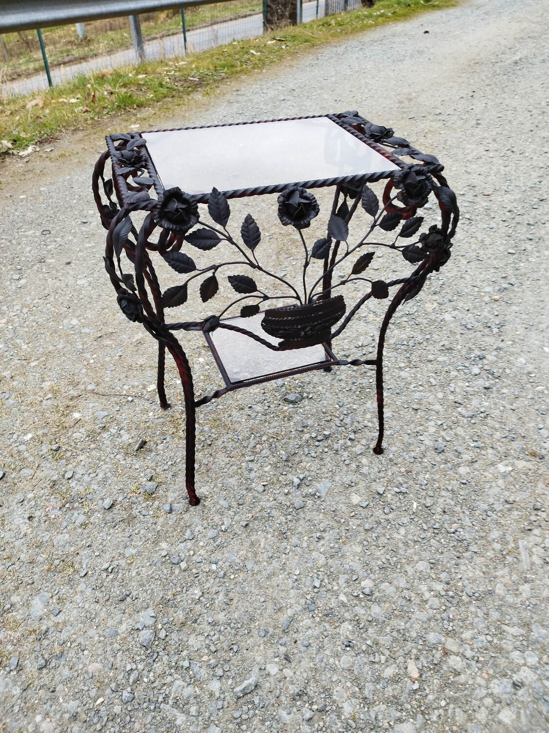 Table guéridon console sellette en fer forgé à décor de rose verre
