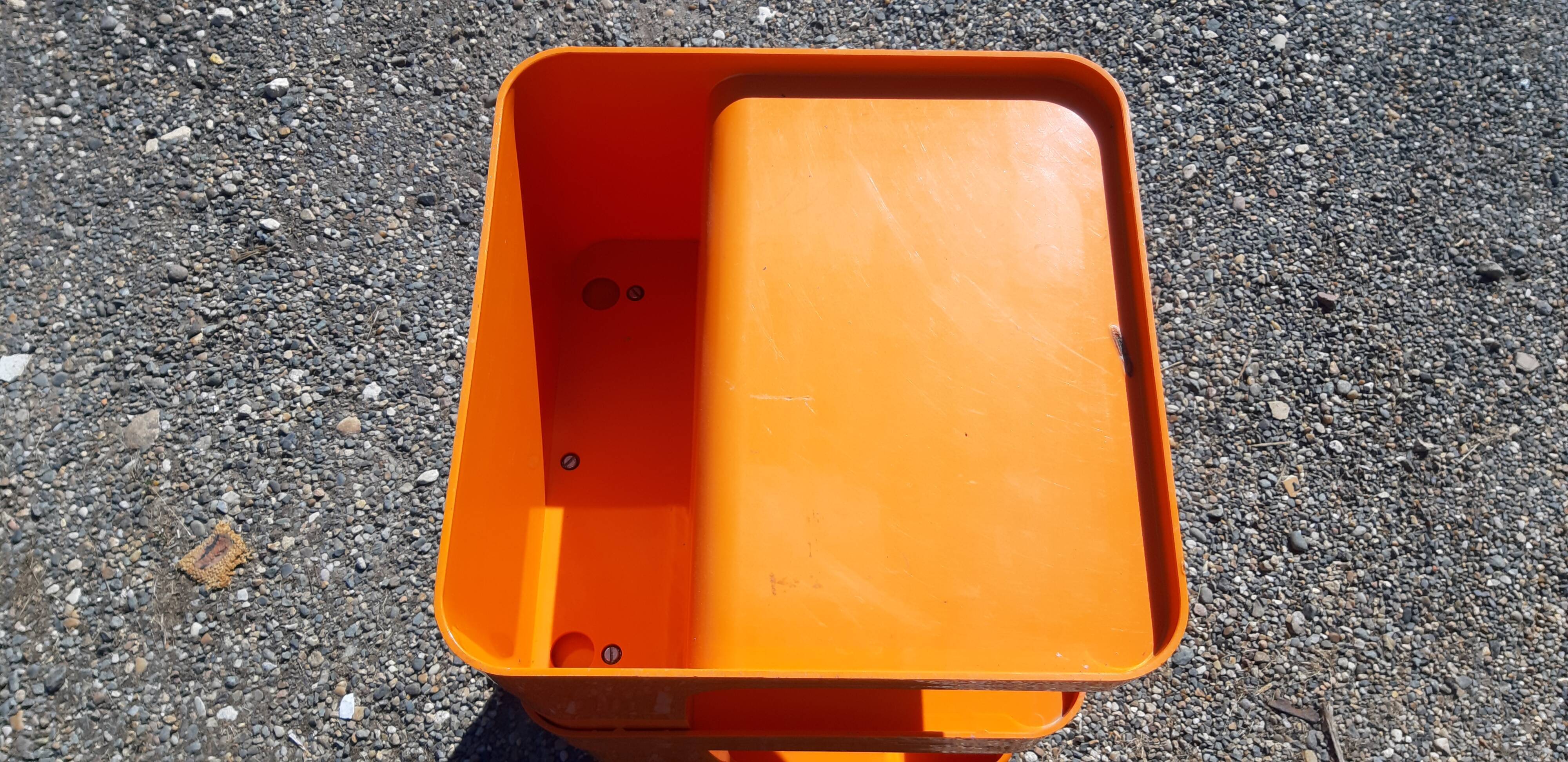 Modulable vintage furniture