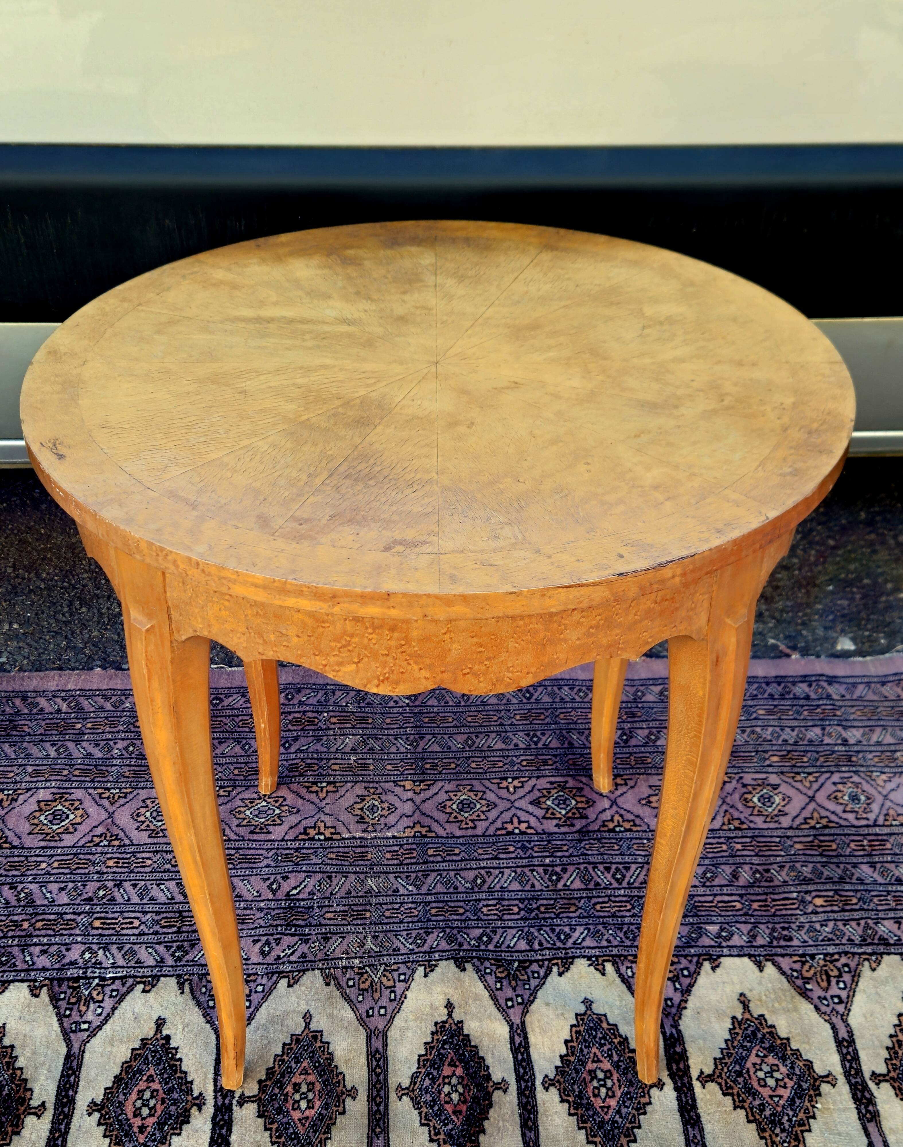 Art Deco gueridon in light burl – Louis XV inspiration